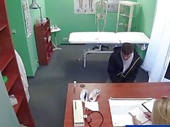 FakeHospital El paciente folla a su enfermera sexy