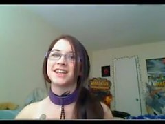 Camgirl ballgag pinces pour mamelons - qui est elle