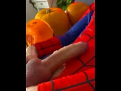 Sexy Spiderman Cums Un enorme web cam4 maschio