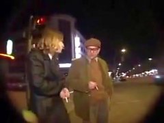 STP7 Street Whore берет его домой маме!