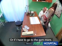 FakeHospital doctor cura paciente atractivo con una gran dosis de sexo