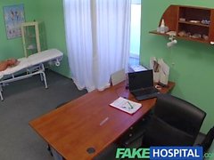 FakeHospital Sarı womans bir horoz ve onun püskürtme orgazm göstermektedir kürlendikten başağrısı