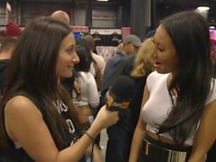 Asa Akira & Cherokee D Ass en eXXXotica 2015 con Pornhub Aria PornhubTV