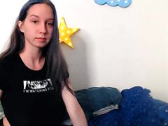 Big Boob Brunette se masturbe sur webcam