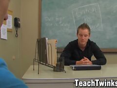 Öğretmen Tyler Andrews Anal Pulluklar Twink Öğrenci Adrian Layton