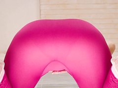 POV FACESITTING AND SQUATS Leggings masturbation