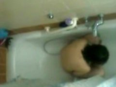 minha mãe se masturba no banho