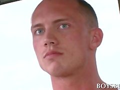 Blonds handsome guy tenter par actrice porno sexy de sur le bus
