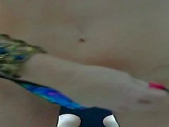 Loira peituda bronzeada exibindo a buceta gostosa na webcam