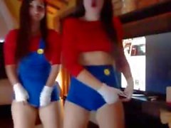 Lesben Mario Girls Spaß haben - Sexy Cosplay Outfits Webcam