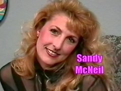 Sandy McNeil bir Office Blowjob Veriyor