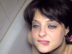 Amateur Pee und Sahnetorte Sexparty mit Schülerin Lilly 18