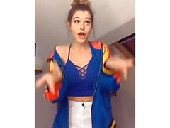 Lea elui danse chaude