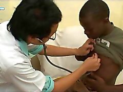 La Interracial Sexuales orales Inside The Clínica Medicina Asian