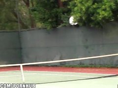 SEXY Tennis setzen MILFS werden stretching vor einem Match haupt