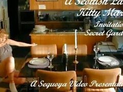 La a Lass Scottish - Kitty Marie - Invitaciones del jardín secreto