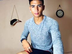 Solo Amateur Latin Twink leckt sein eigenes Sperma