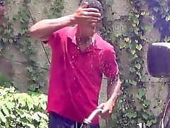 Jovencitos african homosexuales malditos al exterior tren de lavado