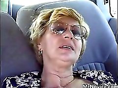 Abuela de digitados Fucked In Del Coche