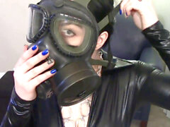 Máscara de gas, catsuit