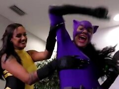 Mistress tentó, Zoey Sinn, Abella Dean - Superheroine