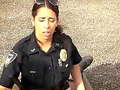 Ebony strapon policía Break-en un intento sospechoso tiene que coger hi