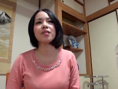 Japansk MILF -sekreterare får sin fitta utforskat POV