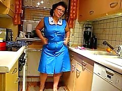 Aikuiset sexy bbw maasta desirebbws trying on Aprons