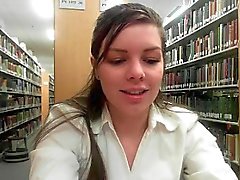 Ella se gusta Biblioteca y ..