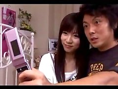 Asian Girl Приступая к ее соски сосала киска облизываемая Fingered на кровати