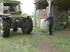 Mutter und Vater vittu in den Ferien auf Saksan markan Bauernhof