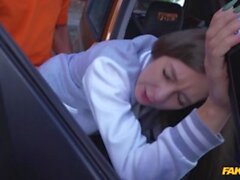 Fake Driving School - Per la sua prima lezione di guida Viks Angel dà alla sua insegnante di guida un pompino