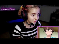 18yo YouTuber blir kåt att titta på Hentai under strömmen och onanerar - Emma Fiore