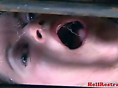Fesselspiele für BDSM Fetisch Sub Wasser bestraft
