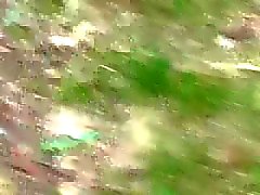 Milf al aire libre atrapado en el bosque mastubate cam escondida