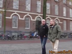 Amsterdam bir fahişe yutar