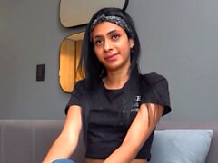 Latina Casting - Tiny 18 -årig slampjobbintervju