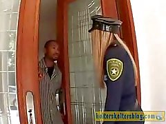 Nasty krem tenli polis memuru onun cinsel ceza alır