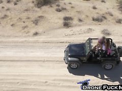 Grandi tette di Mercedes Carrera ronzio cazzo fin In Desert