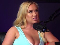 Busty pornstar podcast'e katılır ve bir creampie alır