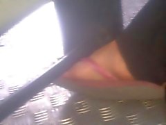 Откровенный ноги pezinhos Сонная девушка во автобусом