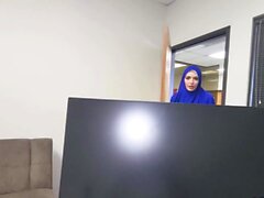 Nookies Hijab Sex può superare l'immigrazione