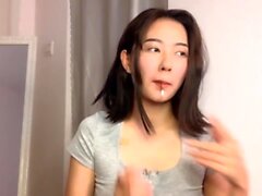 Asian Beauty Idolin Pehmoseksi videon Malli 2.