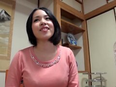 Japansk MILF -sekreterare får sin fitta utforskat POV