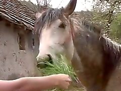 Grandes con cuerpo de agrícola Muchacha