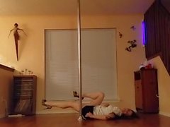 Striptease en pole dance - La tira más sensual de una mujer - Amateur