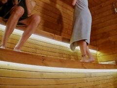 Sauna Adventure Pt1: Saunada üç kişiye sert horozumu gösteriyorum