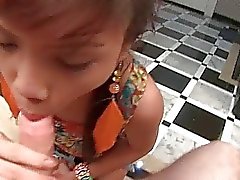 Ladyboy- Luktan kåta Blowjob