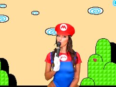 Sisi Rose Big Ass Brunette Sisi Rose Cosplay als Super Mario.